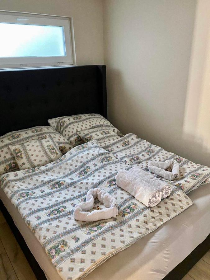 Appartamento Hajnal Apartman Szeged Esterno foto