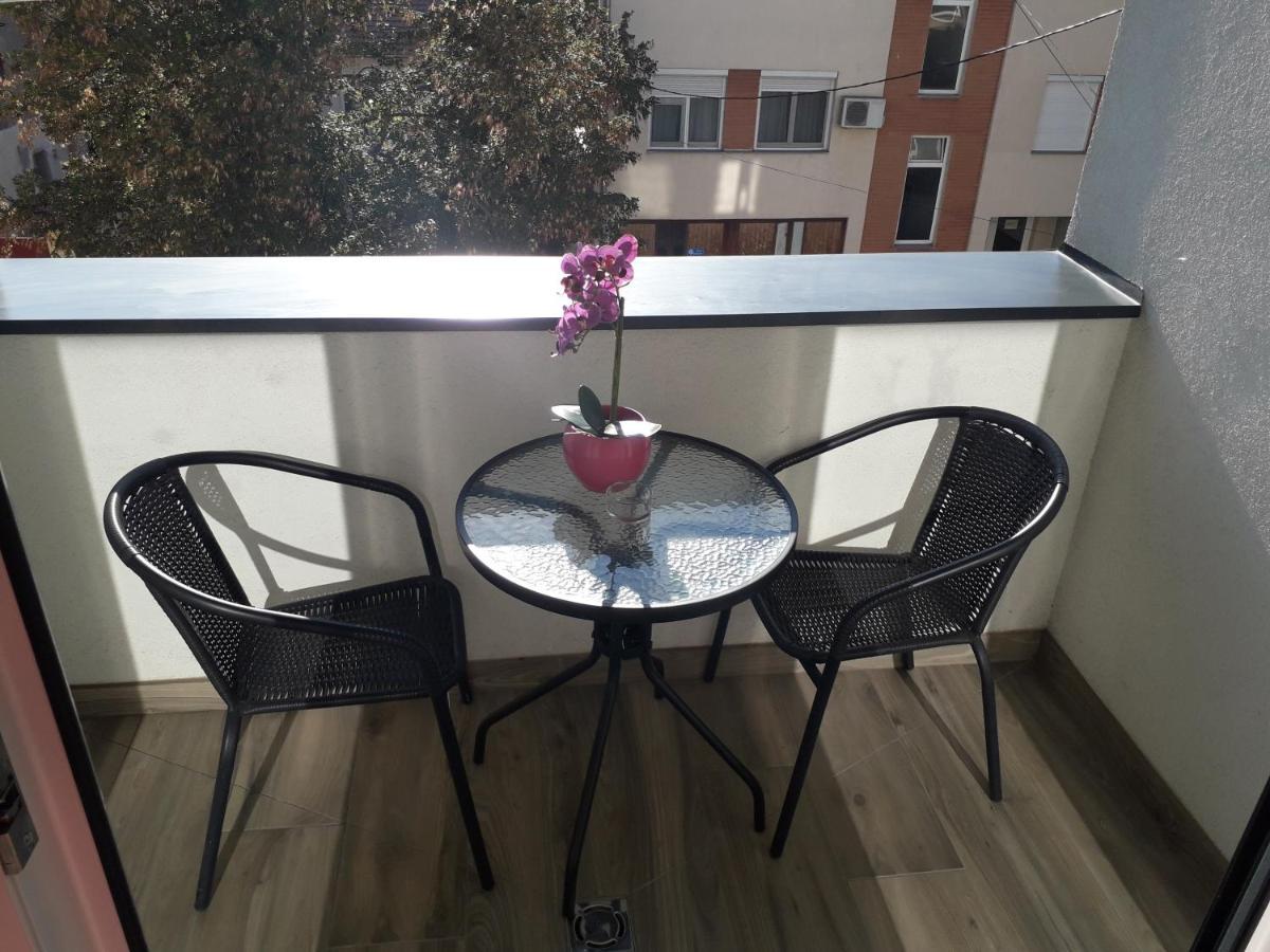 Appartamento Hajnal Apartman Szeged Esterno foto