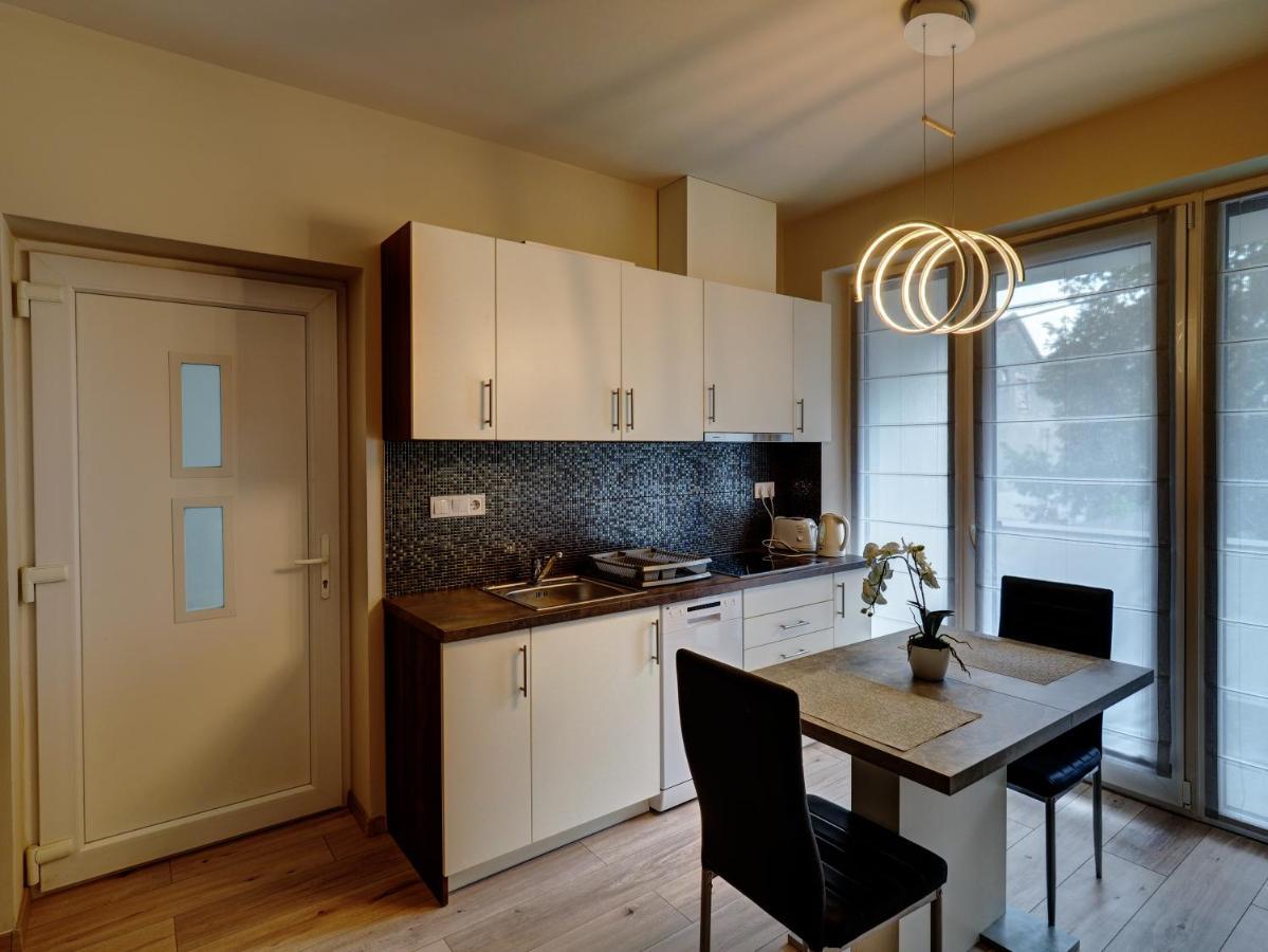 Appartamento Hajnal Apartman Szeged Esterno foto
