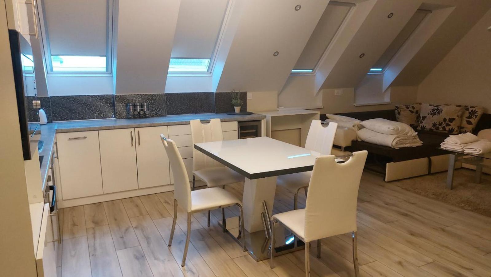 Appartamento Hajnal Apartman Szeged Esterno foto